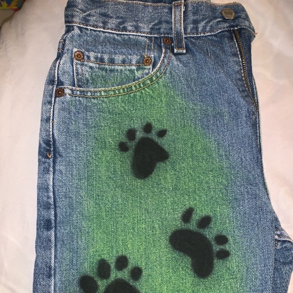 Who let the dogs out Levi’s